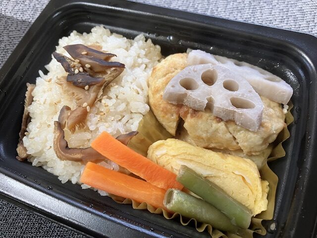 解凍後のJALの冷凍機内食です。
