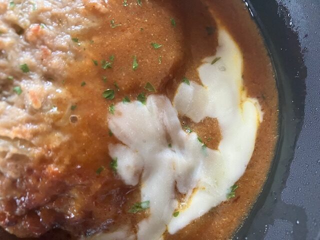 カレーにチーズがとろけています。