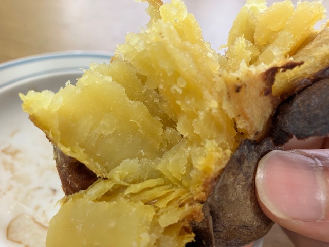 ホクホクなめらか食感のいいとこどりの焼き芋です。